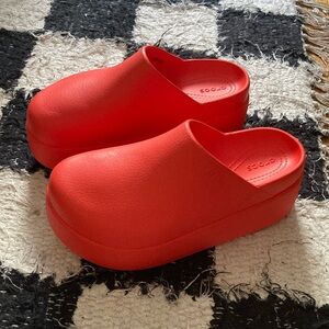 CROCS Brand New Dylan Platform Starfish Orange Slip-On Clogs